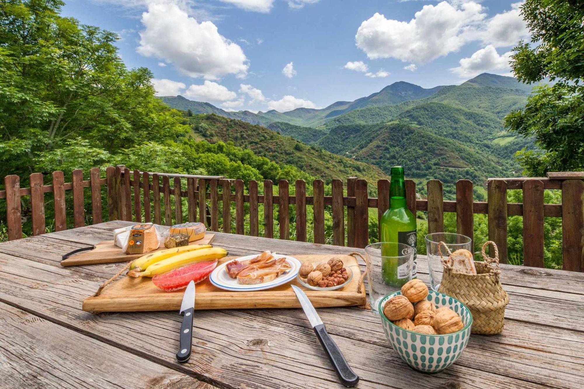Montegrande Entorno Magico Rodeado De Montanas Lägenhet La Plaza Exteriör bild
